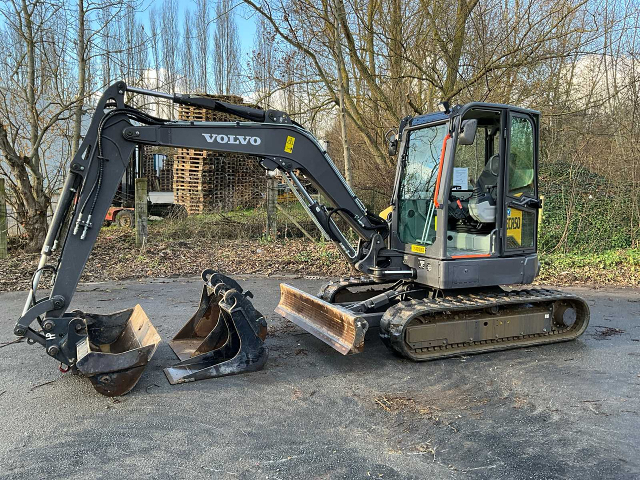 Volvo ECR50 - حفار صغير: صورة 1 Volvo ECR50 - حفار صغير: صورة 1