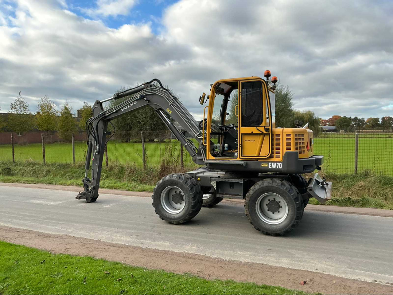 Volvo EW70 - حفار ذو عجلات: صورة 4 Volvo EW70 - حفار ذو عجلات: صورة 4