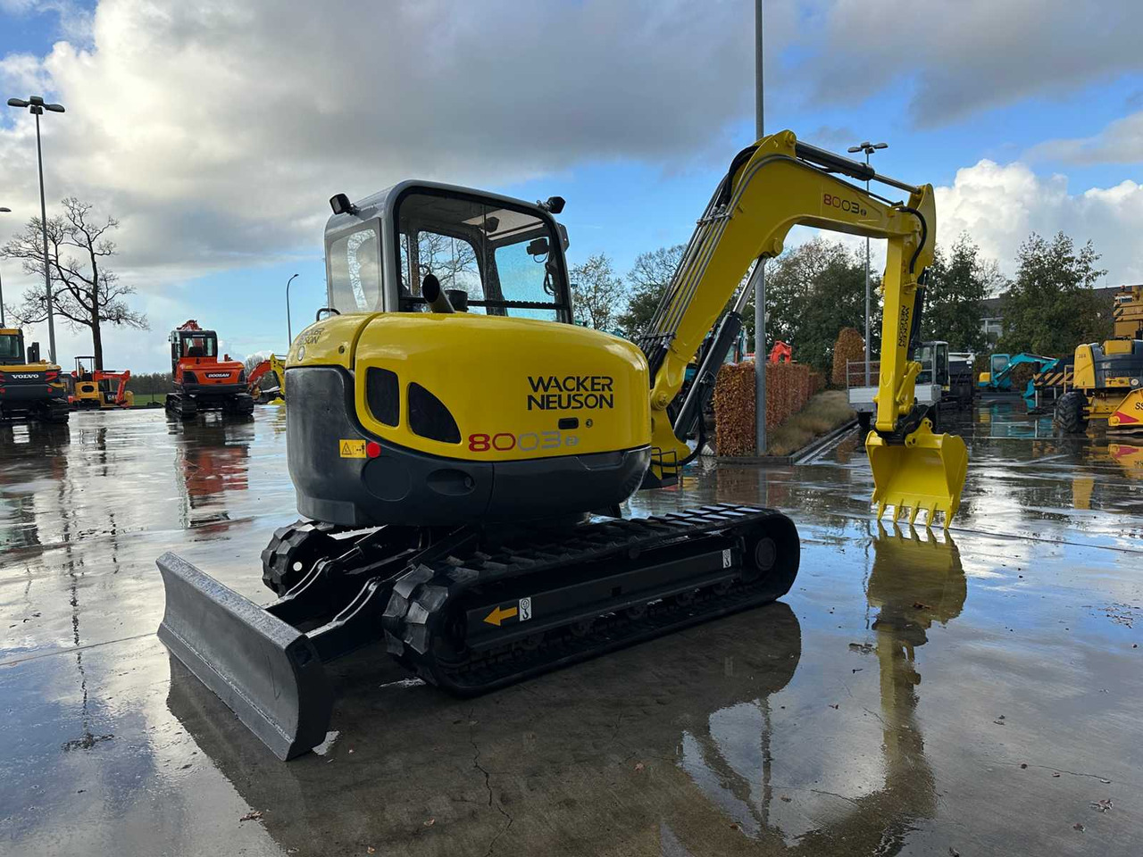 WACKER- NEUSON - 2015 - 8003 - MIDI EXCAVATOR - حفّار: صورة 4 WACKER- NEUSON - 2015 - 8003 - MIDI EXCAVATOR - حفّار: صورة 4