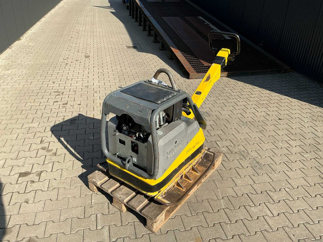 Wacker Neuson DPU6555Heap - صفيحة هزازة: صورة 2 Wacker Neuson DPU6555Heap - صفيحة هزازة: صورة 2