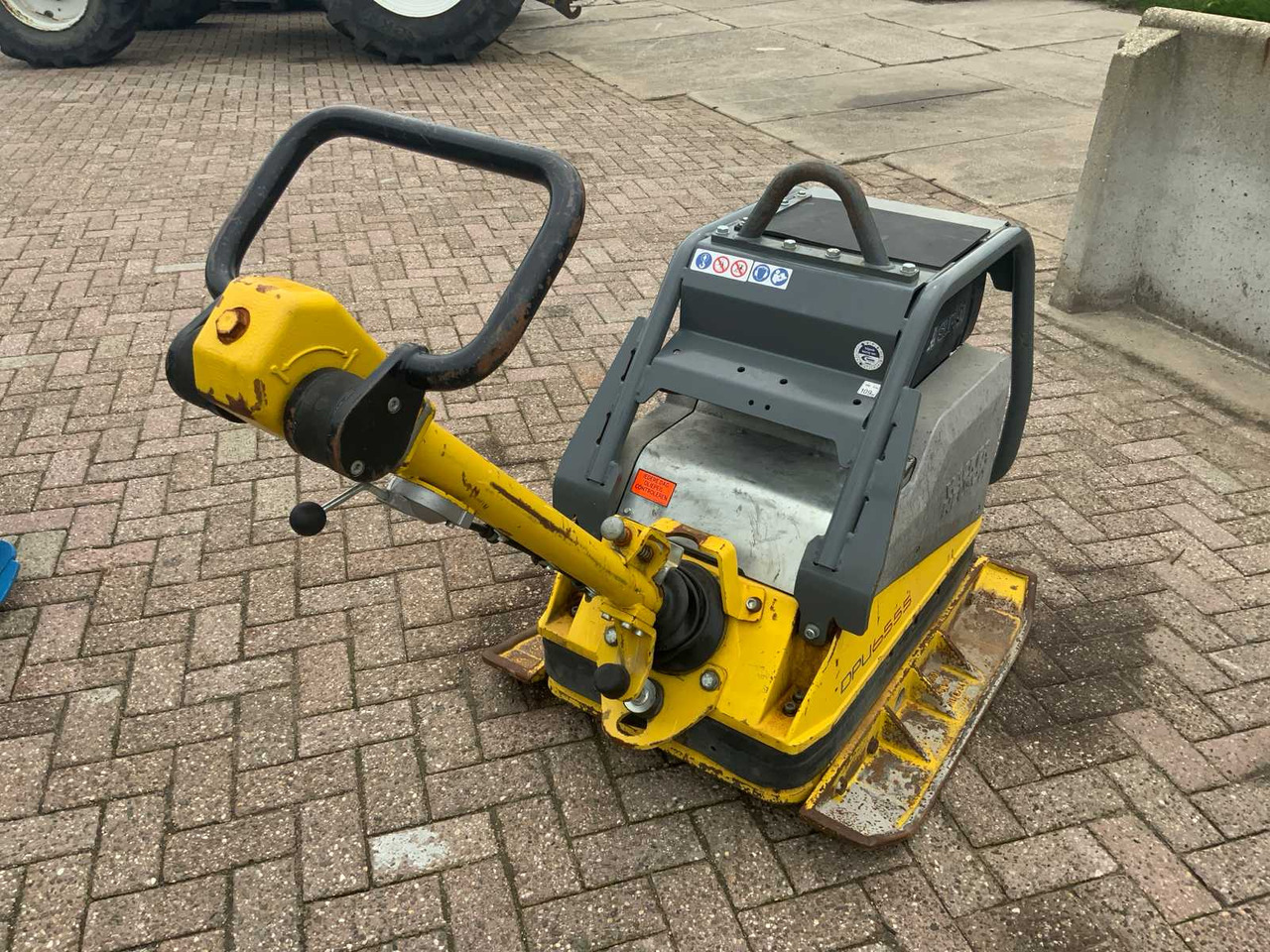 Wacker Neuson DPU6555 - صفيحة هزازة: صورة 1 Wacker Neuson DPU6555 - صفيحة هزازة: صورة 1