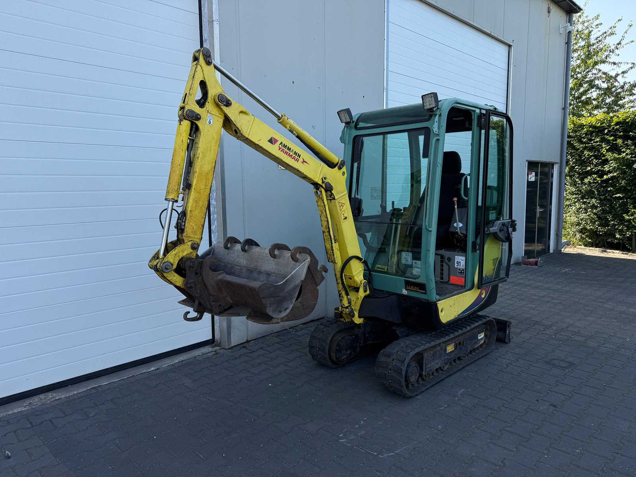 Yanmar SV17 - حفار صغير: صورة 1 Yanmar SV17 - حفار صغير: صورة 1