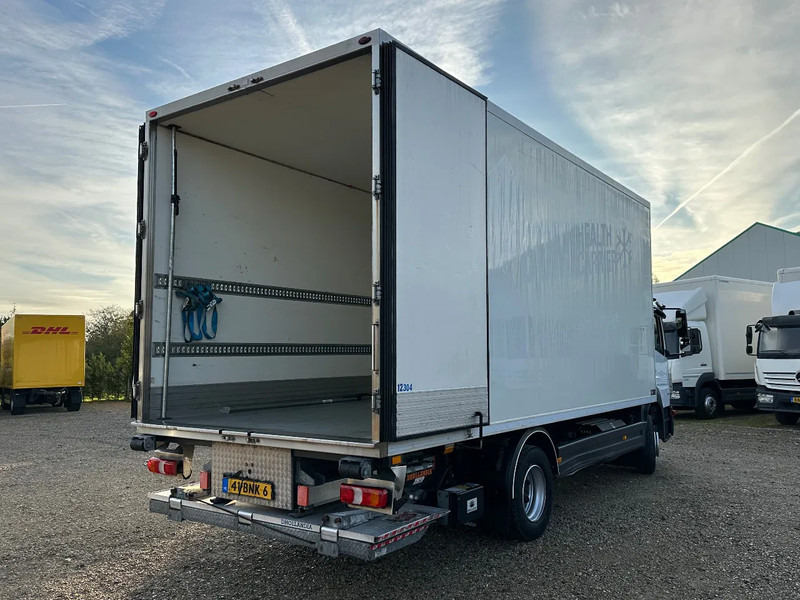 Mercedes-Benz Atego ATEGO1218 GEISOLEERDE OPBOUW 620x247x260! 2000kg Laadklep. - شاحنة صندوقية: صورة 3 Mercedes-Benz Atego ATEGO1218 GEISOLEERDE OPBOUW 620x247x260! 2000kg Laadklep. - شاحنة صندوقية: صورة 3
