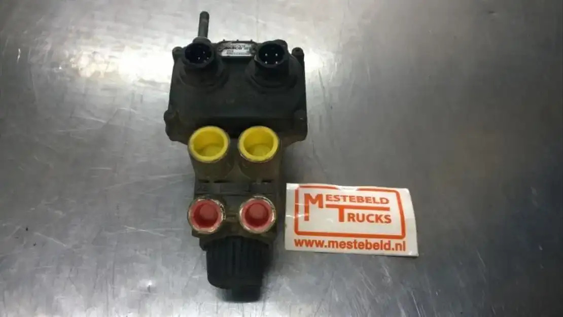 DAF CF 85 Voetremventiel - أجزاء الفرامل - شاحنة: صورة 1 DAF CF 85 Voetremventiel - أجزاء الفرامل - شاحنة: صورة 1