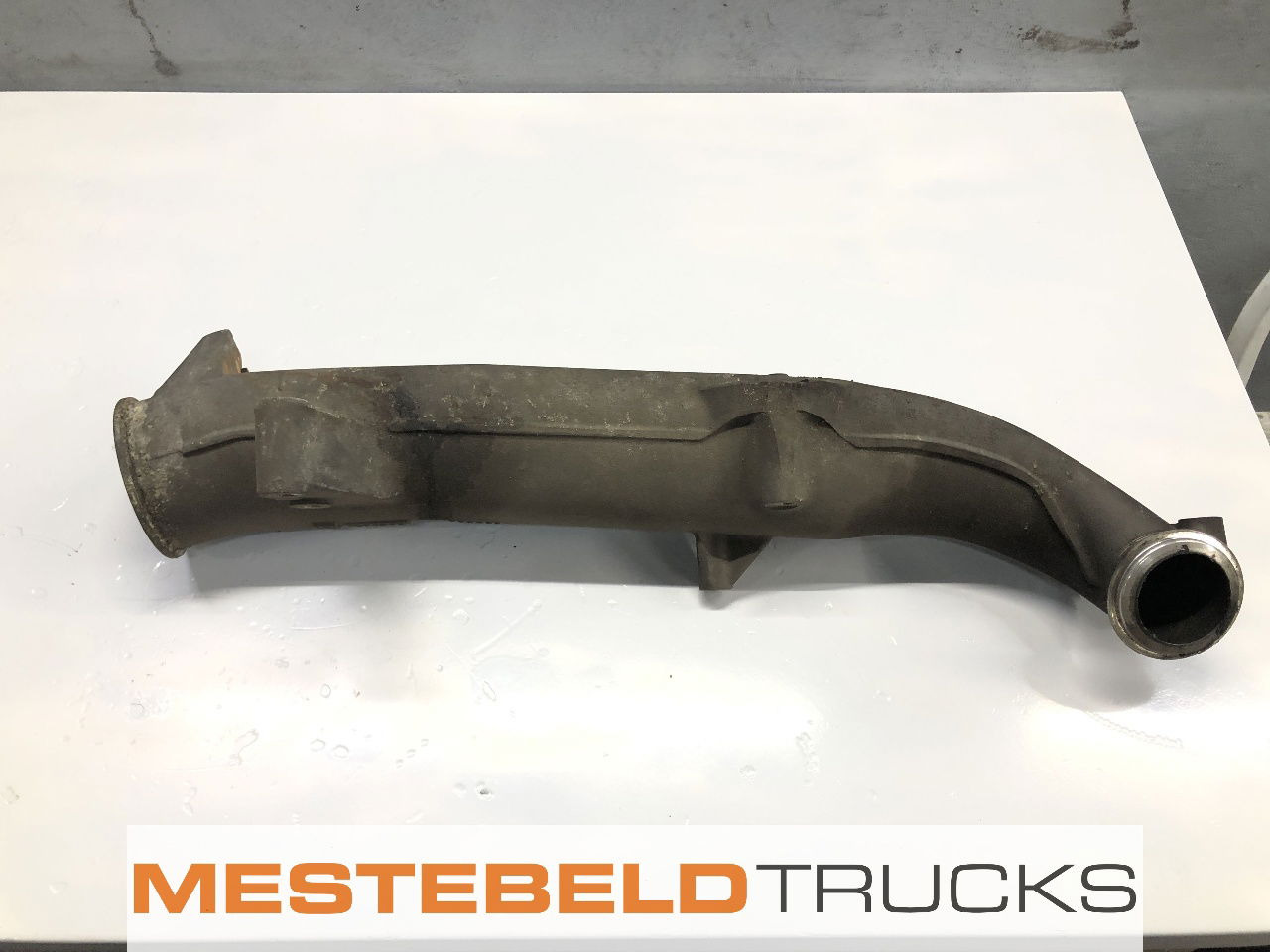 DAF Luchtinlaatleiding CF85 - أجزاء الفرامل - شاحنة: صورة 1 DAF Luchtinlaatleiding CF85 - أجزاء الفرامل - شاحنة: صورة 1