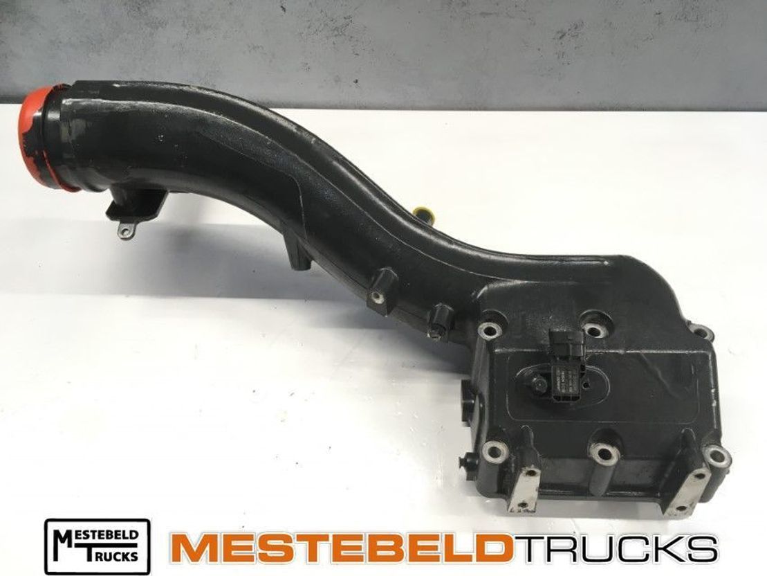 Iveco Inlaatpijp cursor 11 - نظام سحب الهواء - شاحنة: صورة 1 Iveco Inlaatpijp cursor 11 - نظام سحب الهواء - شاحنة: صورة 1