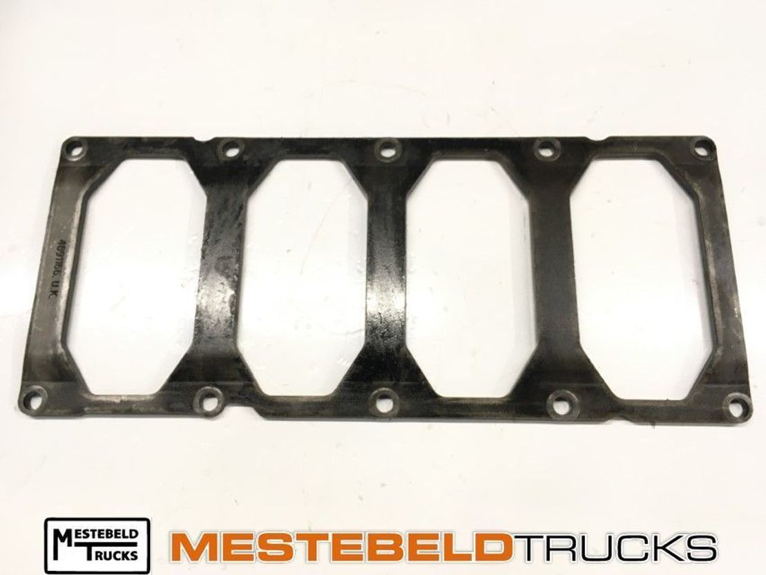 Iveco Versterkingsplaat carterpan - حوض الزيت - شاحنة: صورة 1 Iveco Versterkingsplaat carterpan - حوض الزيت - شاحنة: صورة 1