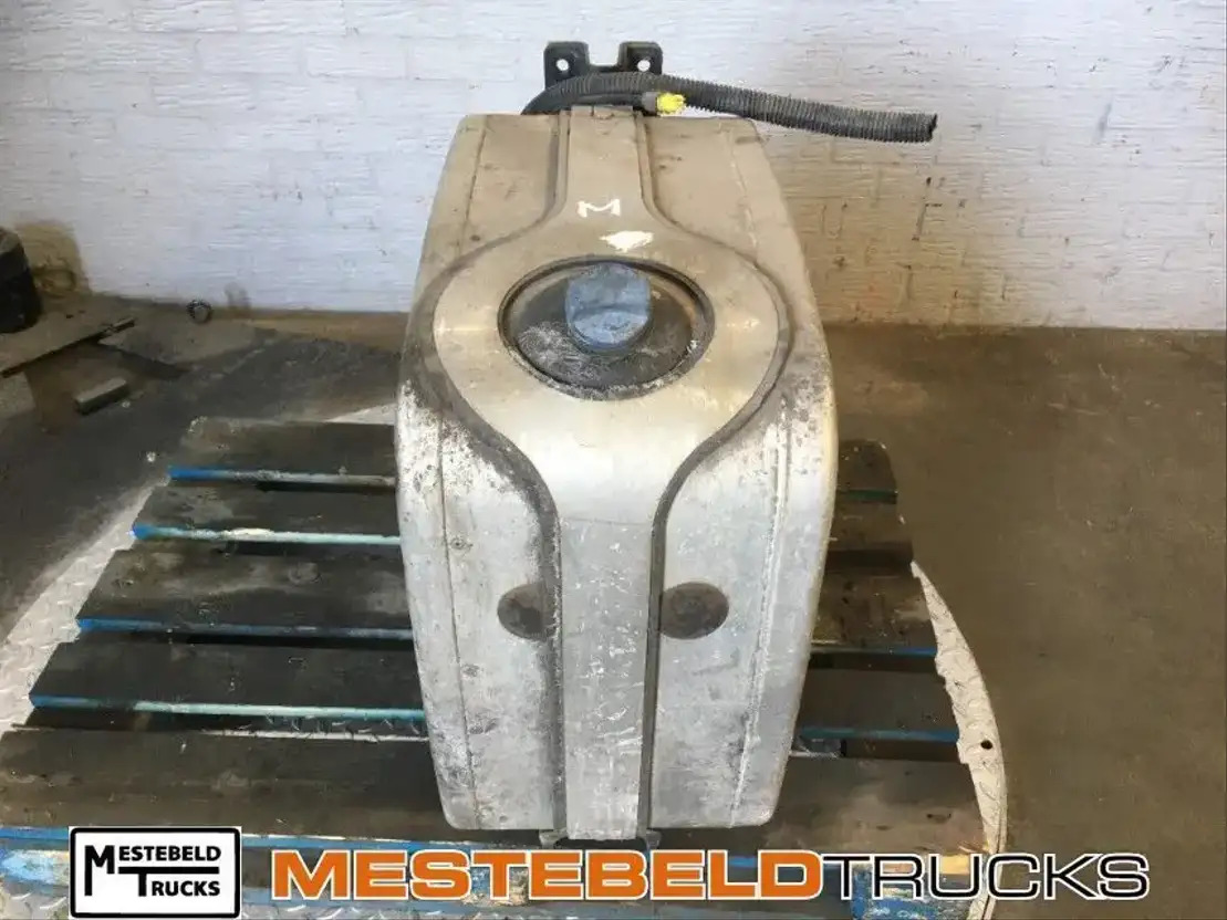 MAN A dblue tank 75 Liter - علبة العادم/ نظام العادم - شاحنة: صورة 1 MAN A dblue tank 75 Liter - علبة العادم/ نظام العادم - شاحنة: صورة 1