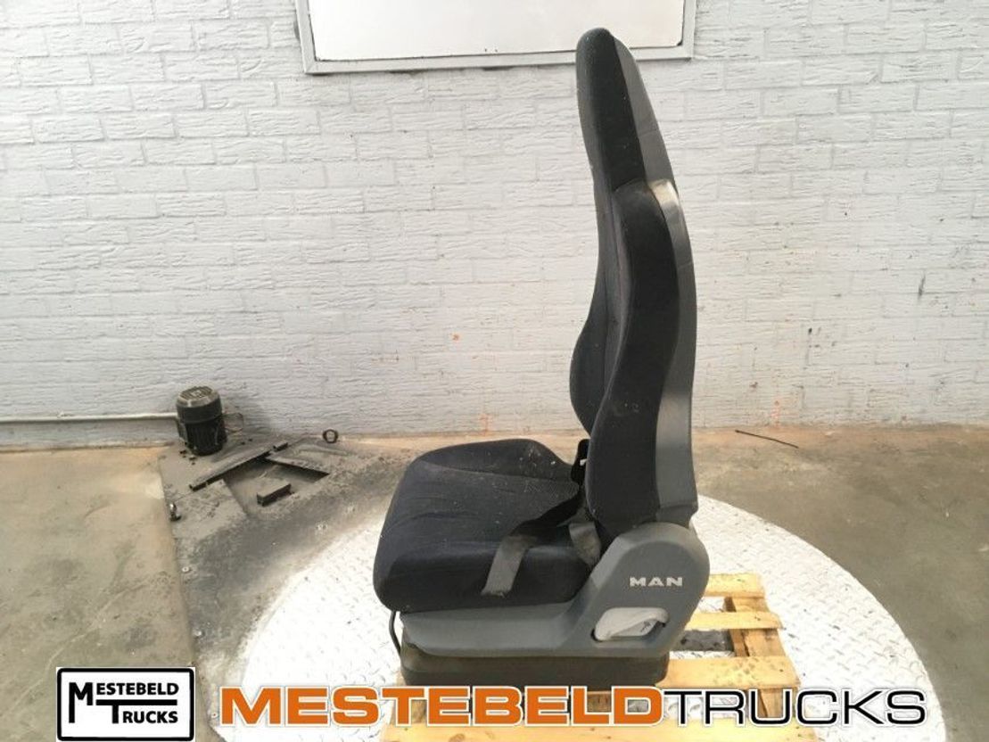 MAN Bijrijdersstoel statisch - الكابينة والداخلية - شاحنة: صورة 2 MAN Bijrijdersstoel statisch - الكابينة والداخلية - شاحنة: صورة 2