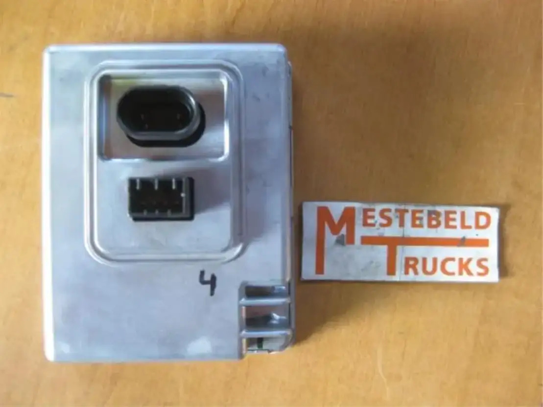 Mercedes-Benz Actros ontstekingsunit van Xenon koplamp - النظام الكهربائي - شاحنة: صورة 1 Mercedes-Benz Actros ontstekingsunit van Xenon koplamp - النظام الكهربائي - شاحنة: صورة 1