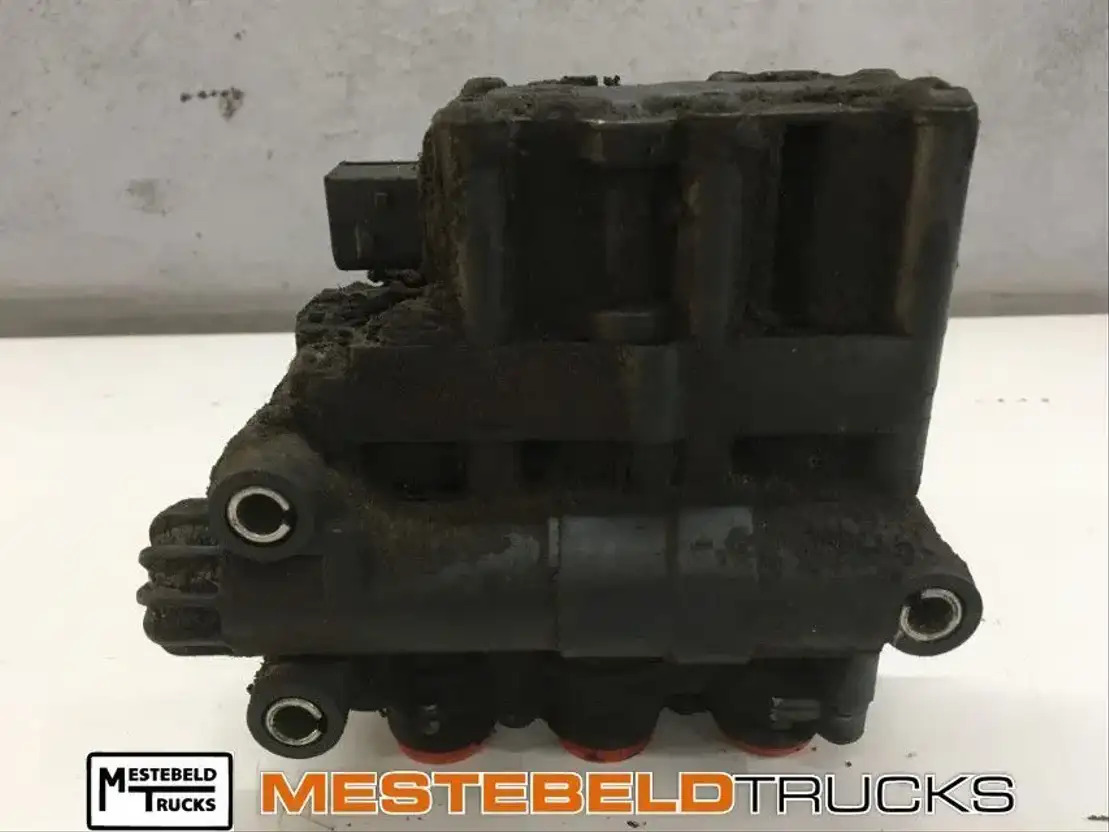 Mercedes-Benz Magneetklep 3/2-way - النظام الكهربائي - شاحنة: صورة 1 Mercedes-Benz Magneetklep 3/2-way - النظام الكهربائي - شاحنة: صورة 1