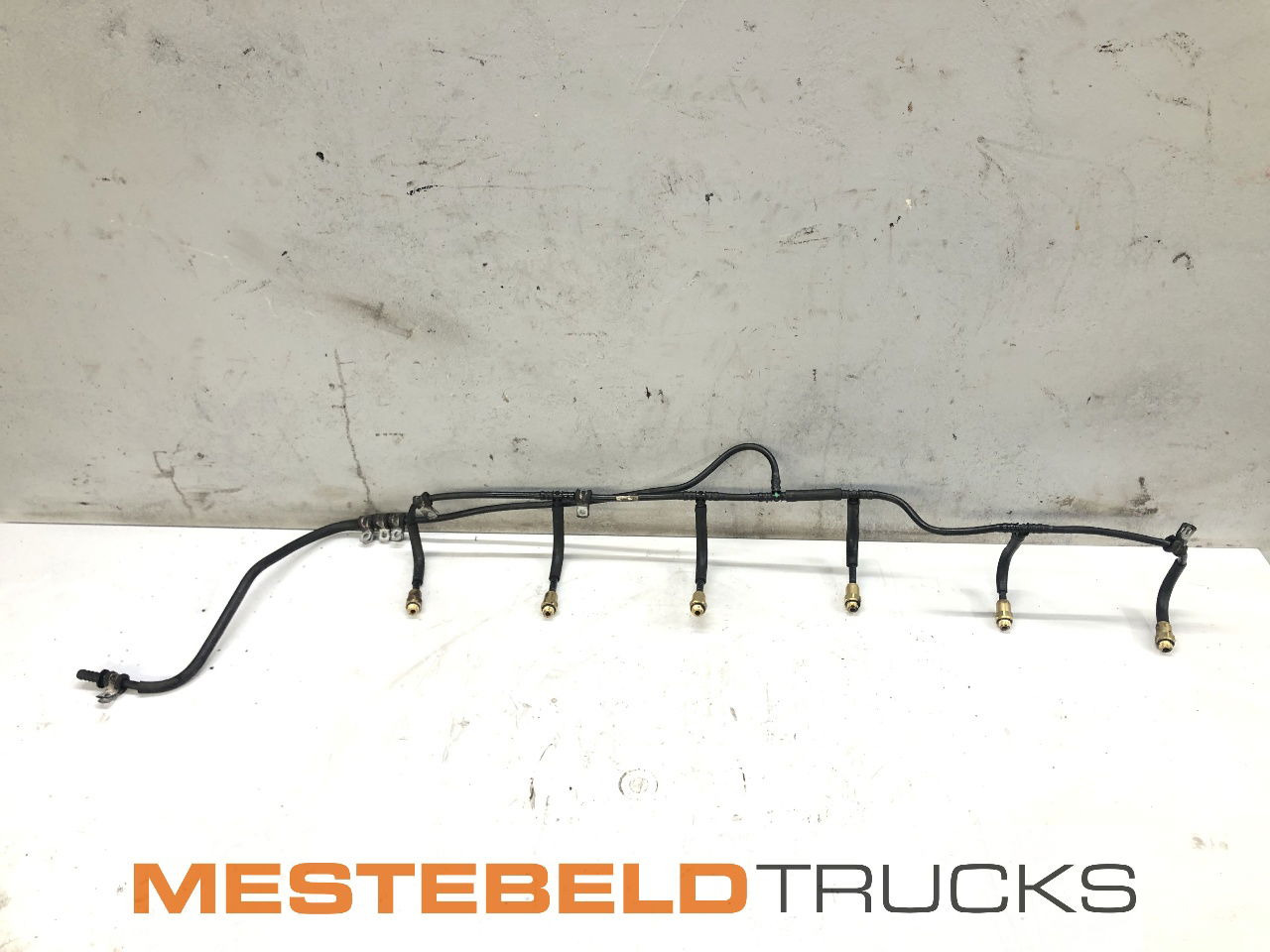 Scania Ontluchtingsleiding DC 13 116 - نظام التبريد - شاحنة: صورة 1 Scania Ontluchtingsleiding DC 13 116 - نظام التبريد - شاحنة: صورة 1