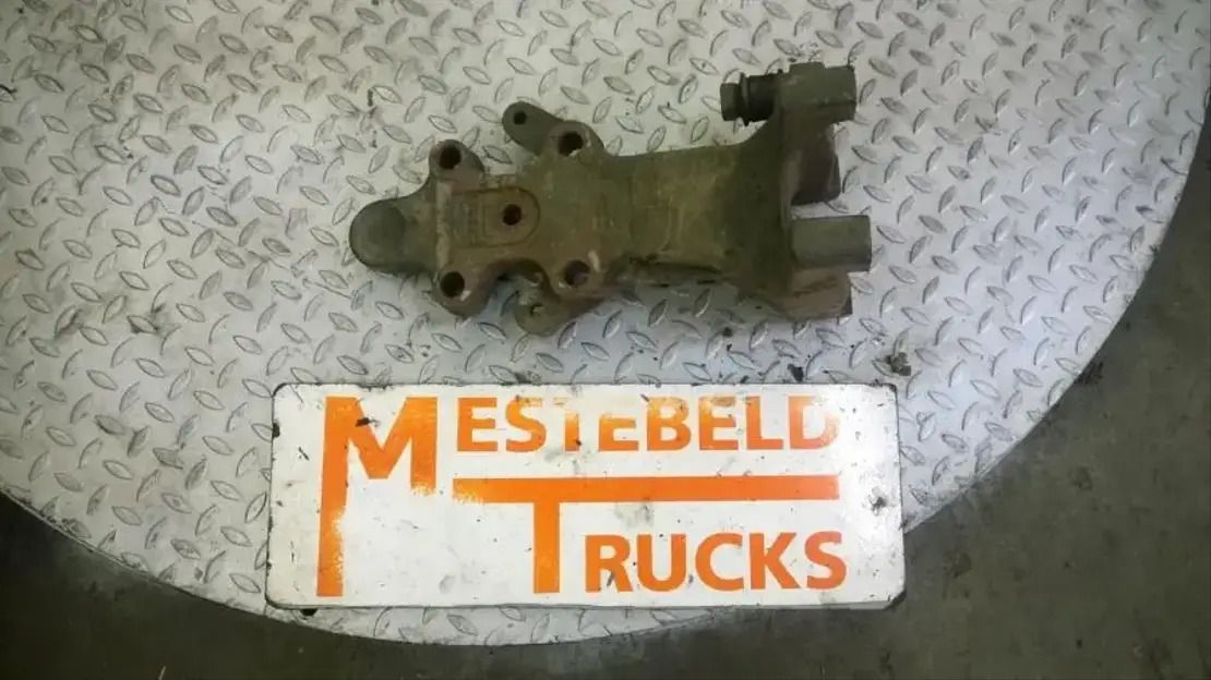 Scania R eactiestangsteun R420 rechts - إطار هيكلي/ إطار معدني - شاحنة: صورة 1 Scania R eactiestangsteun R420 rechts - إطار هيكلي/ إطار معدني - شاحنة: صورة 1