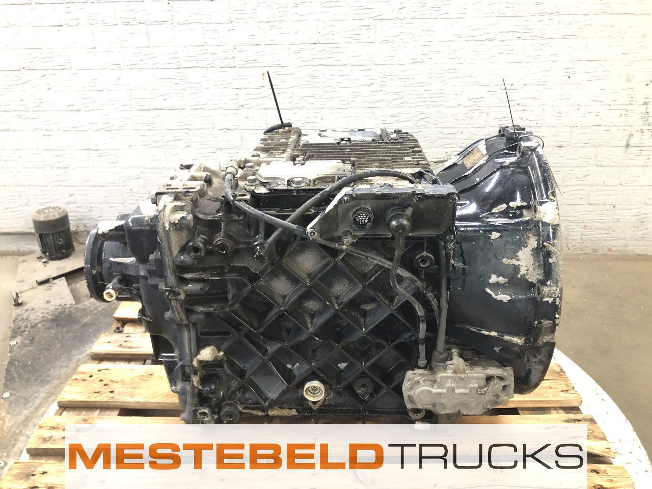 Volvo Versnellingbak AT 2412 C - علبة التروس و قطع الغيار - شاحنة: صورة 3 Volvo Versnellingbak AT 2412 C - علبة التروس و قطع الغيار - شاحنة: صورة 3