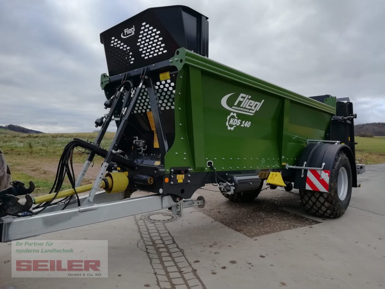Fliegl KDS 120 JUNIOR XL 12m³ - ناثرة السماد الحيواني: صورة 1 Fliegl KDS 120 JUNIOR XL 12m³ - ناثرة السماد الحيواني: صورة 1