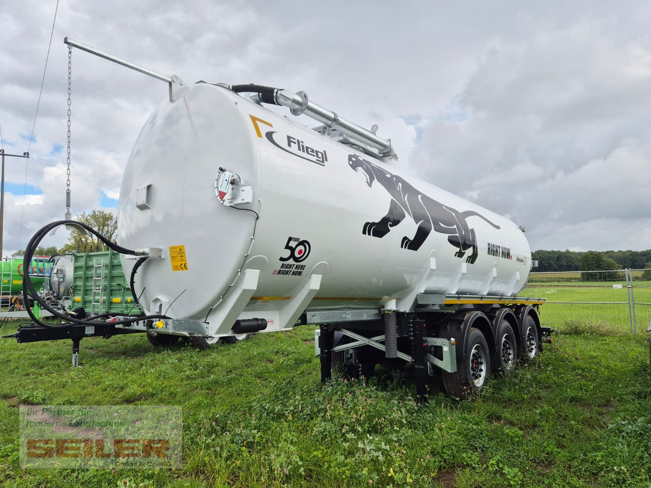 Fliegl STF 30.000 Truck-Line Dreiachs Zubringerfass - صهريج السماد السائل: صورة 1 Fliegl STF 30.000 Truck-Line Dreiachs Zubringerfass - صهريج السماد السائل: صورة 1