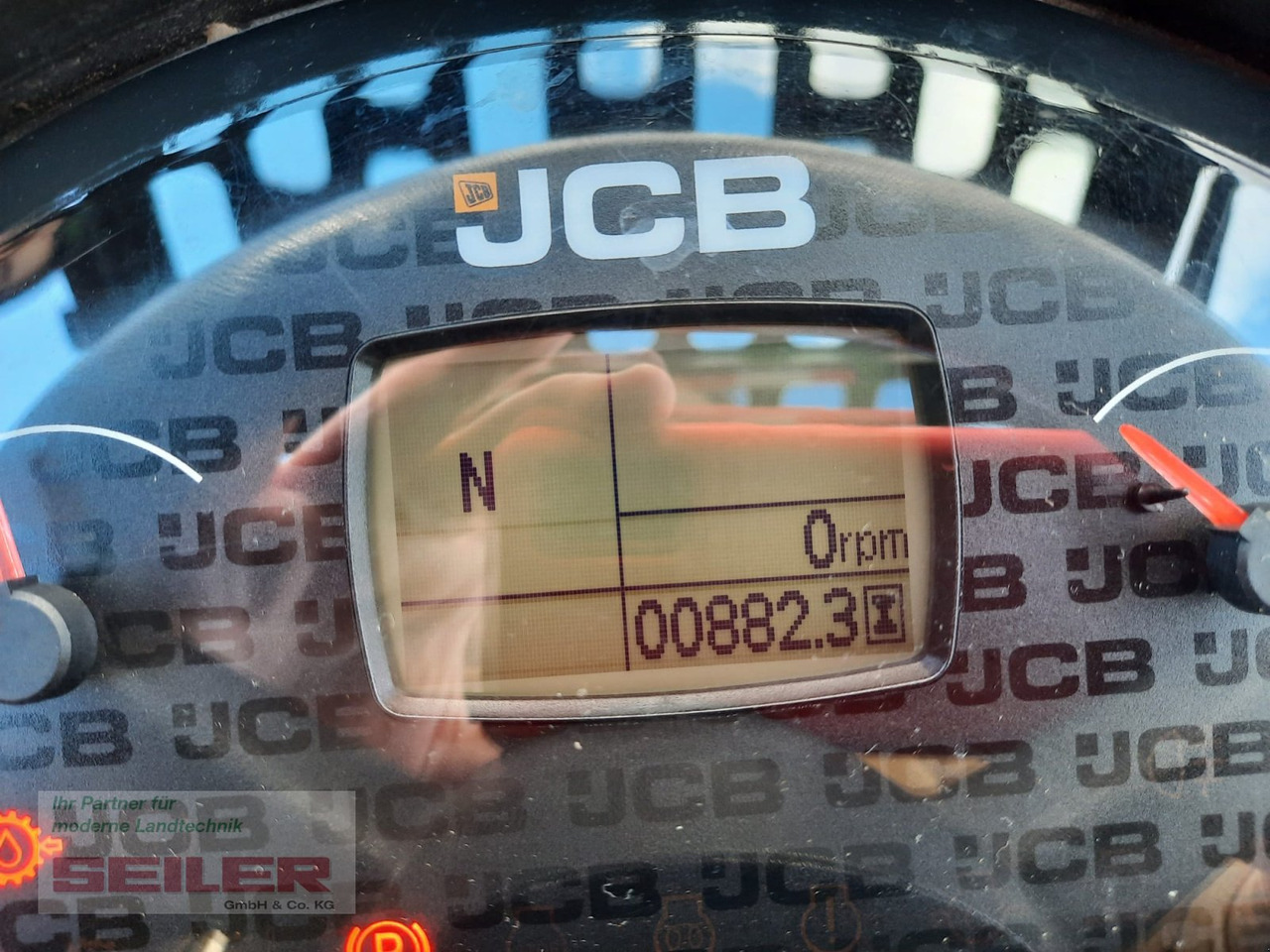 JCB 403 Agri PLUS - لودر مفصلي صغير: صورة 5 JCB 403 Agri PLUS - لودر مفصلي صغير: صورة 5