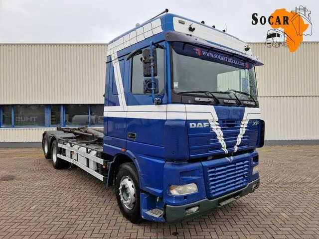 DAF XF 95.430 Euro 4 6x2 Manual-Gear - شاحنة بهيكل معدني للمقصورة: صورة 1 DAF XF 95.430 Euro 4 6x2 Manual-Gear - شاحنة بهيكل معدني للمقصورة: صورة 1