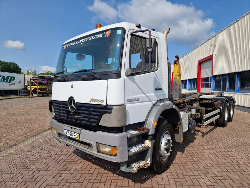 Mercedes-Benz Atego 2628 6x4 Euro 3 Manual Gear full steel suspension - شاحنة برافعة خطافية: صورة 2 Mercedes-Benz Atego 2628 6x4 Euro 3 Manual Gear full steel suspension - شاحنة برافعة خطافية: صورة 2