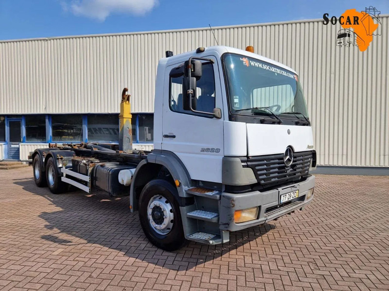 Mercedes-Benz Atego 2628 6x4 Euro 3 Manual Gear full steel suspension - شاحنة برافعة خطافية: صورة 1 Mercedes-Benz Atego 2628 6x4 Euro 3 Manual Gear full steel suspension - شاحنة برافعة خطافية: صورة 1