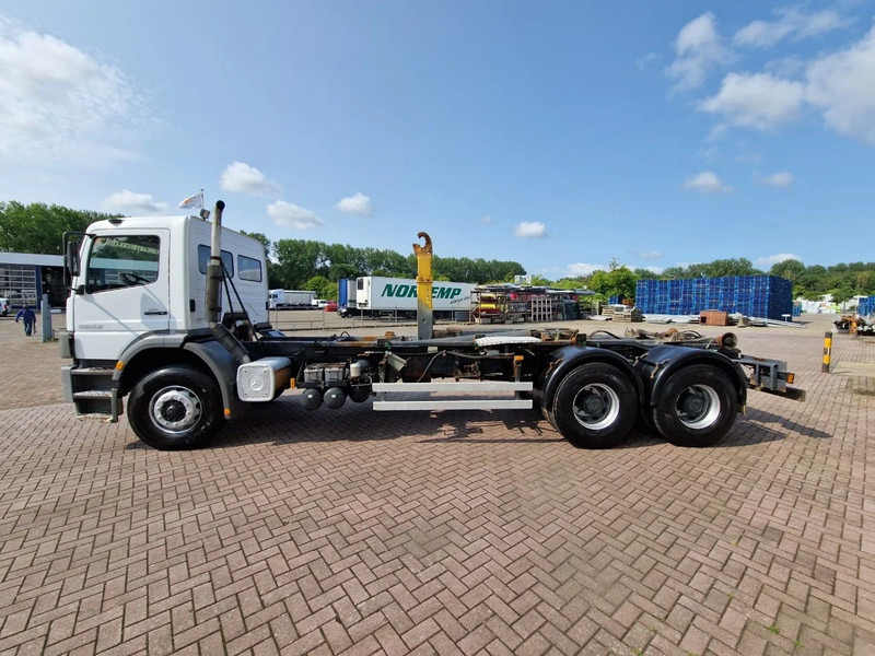 Mercedes-Benz Atego 2628 6x4 Euro 3 Manual Gear full steel suspension - شاحنة برافعة خطافية: صورة 5 Mercedes-Benz Atego 2628 6x4 Euro 3 Manual Gear full steel suspension - شاحنة برافعة خطافية: صورة 5