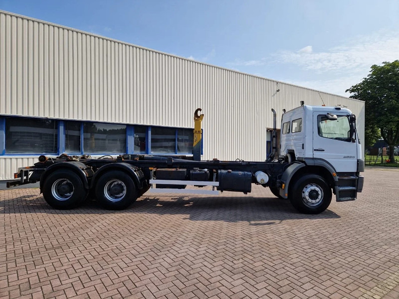 Mercedes-Benz Atego 2628 6x4 Euro 3 Manual Gear full steel suspension - شاحنة برافعة خطافية: صورة 4 Mercedes-Benz Atego 2628 6x4 Euro 3 Manual Gear full steel suspension - شاحنة برافعة خطافية: صورة 4
