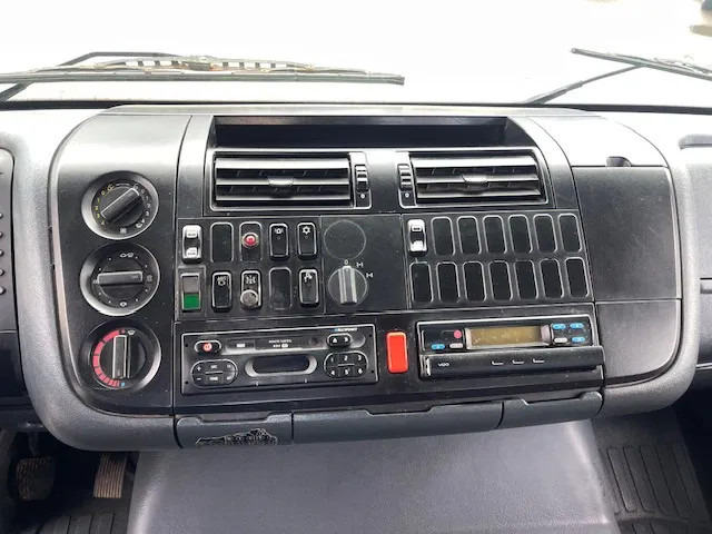 شاحنة بهيكل معدني للمقصورة Mercedes-Benz Atego 2628 6x4 Manual gear Full steel suspension: صورة 14