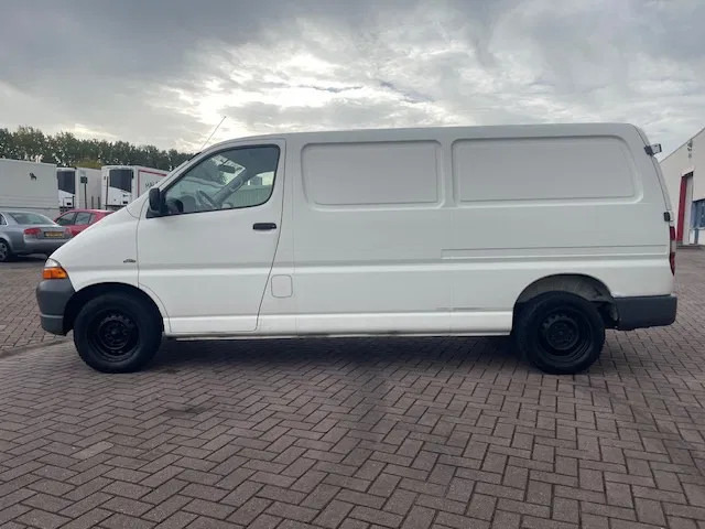 Toyota HiAce 2.5 D4-D 90 Lang Airco - فان المدمجة: صورة 4 Toyota HiAce 2.5 D4-D 90 Lang Airco - فان المدمجة: صورة 4