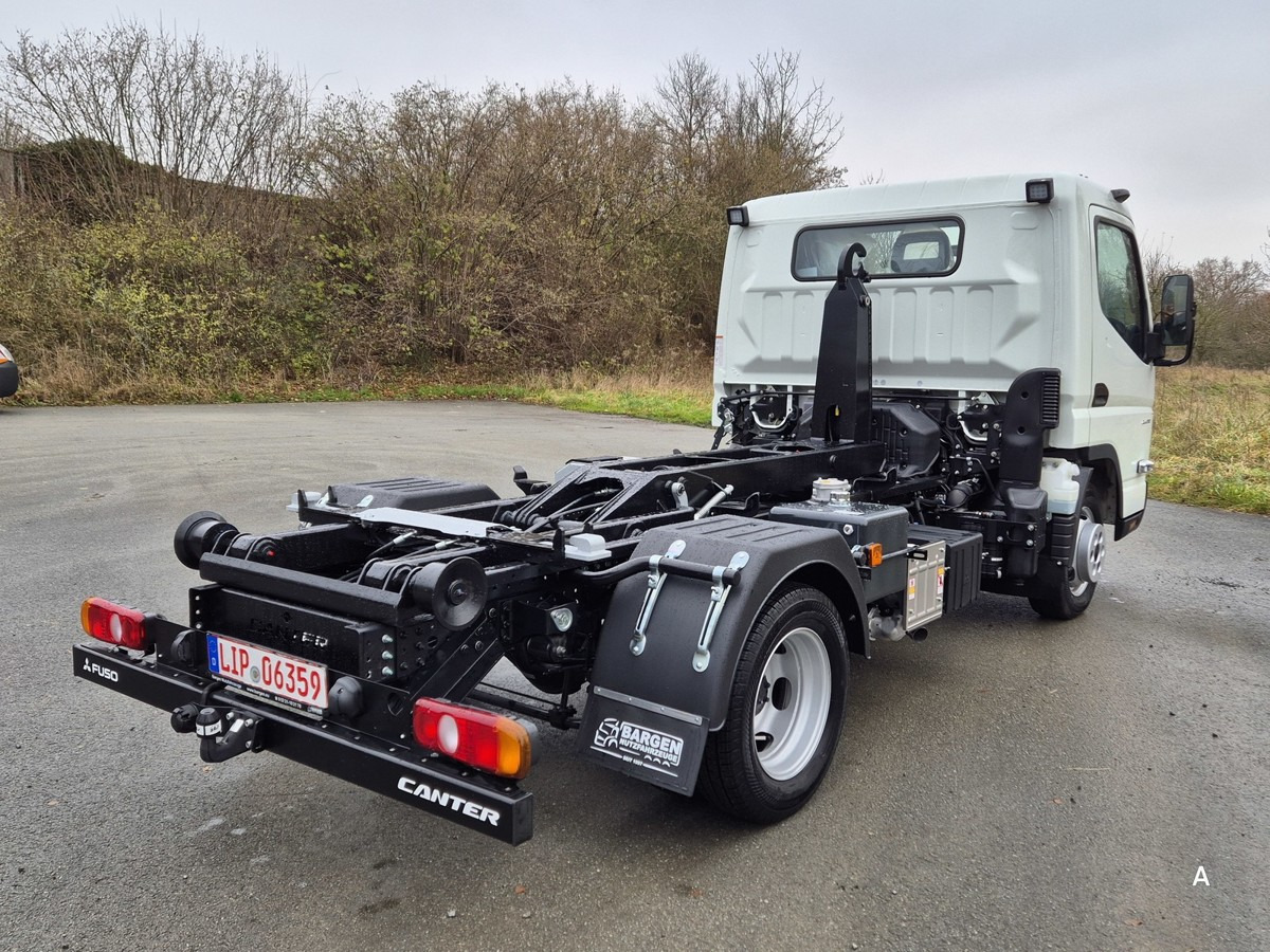 FUSO 3C15 Duonic Aut.City Abrollkipper AHK 3.5T - شاحنة برافعة خطافية: صورة 5 FUSO 3C15 Duonic Aut.City Abrollkipper AHK 3.5T - شاحنة برافعة خطافية: صورة 5