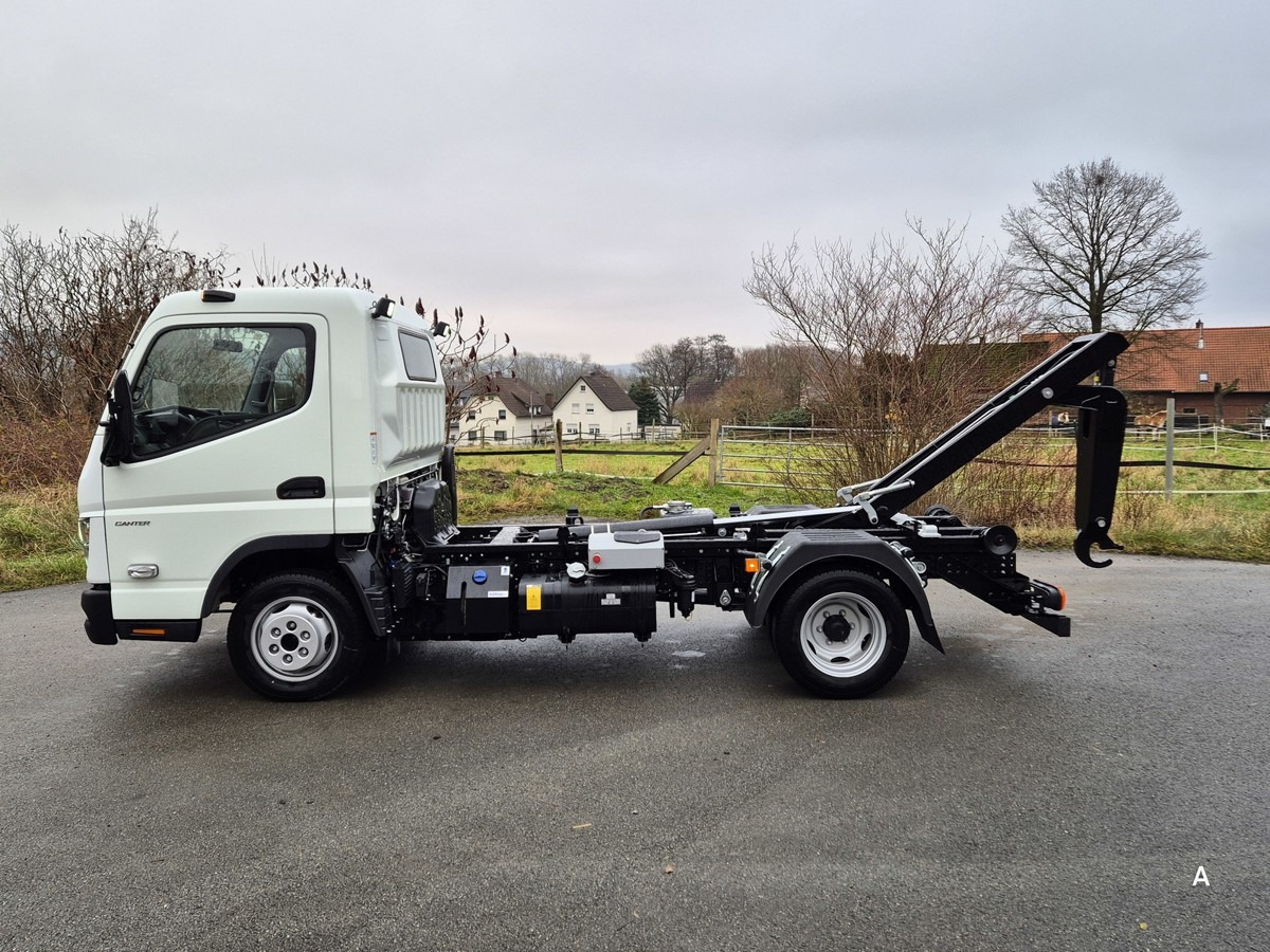 FUSO 3C15 Duonic Aut.City Abrollkipper AHK 3.5T - شاحنة برافعة خطافية: صورة 4 FUSO 3C15 Duonic Aut.City Abrollkipper AHK 3.5T - شاحنة برافعة خطافية: صورة 4