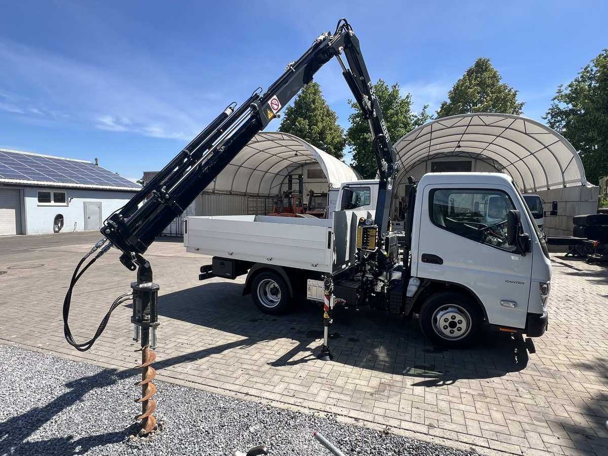 FUSO 3S15 Alu Pritsche 2.80m Ladekran Bohrgerät - شاحنة توصيل مفتوحة: صورة 1 FUSO 3S15 Alu Pritsche 2.80m Ladekran Bohrgerät - شاحنة توصيل مفتوحة: صورة 1