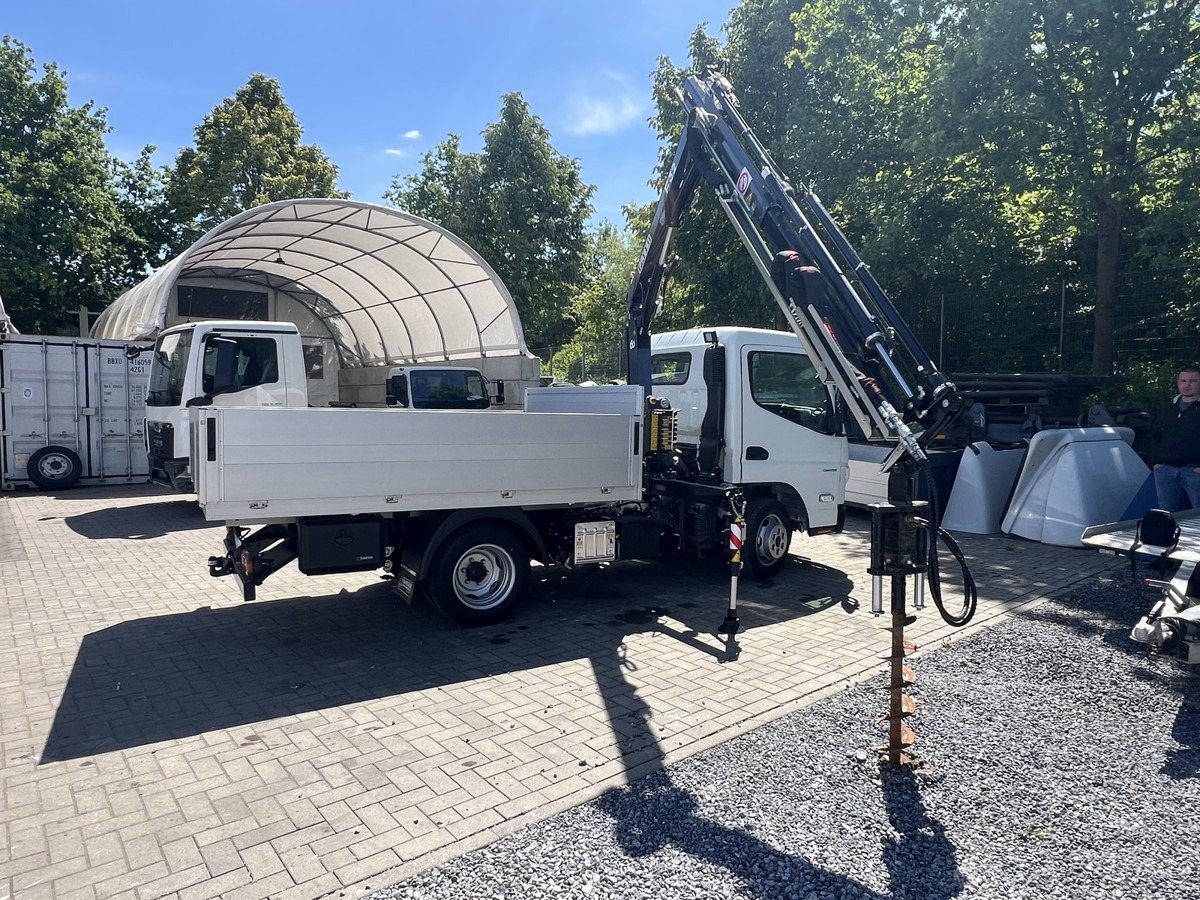 FUSO 3S15 Alu Pritsche 2.80m Ladekran Bohrgerät - شاحنة توصيل مفتوحة: صورة 2 FUSO 3S15 Alu Pritsche 2.80m Ladekran Bohrgerät - شاحنة توصيل مفتوحة: صورة 2