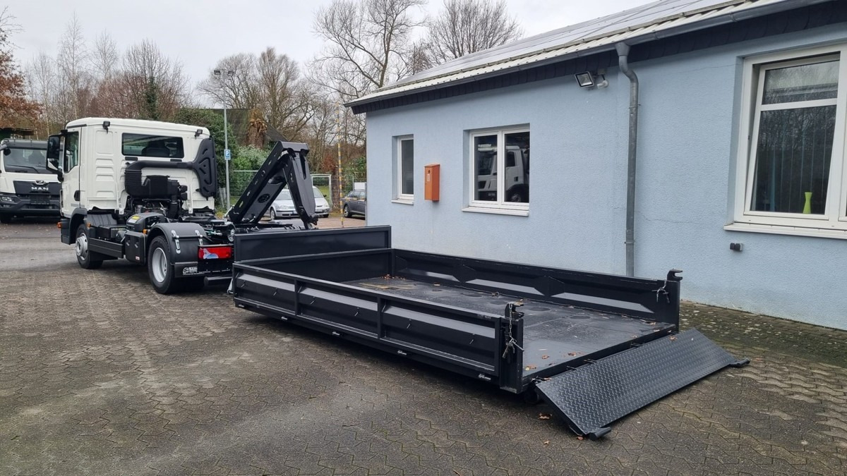 MAN TGL 12.220 BL NEU City Abrollkipper 8t TipMatic - شاحنة برافعة خطافية: صورة 2 MAN TGL 12.220 BL NEU City Abrollkipper 8t TipMatic - شاحنة برافعة خطافية: صورة 2