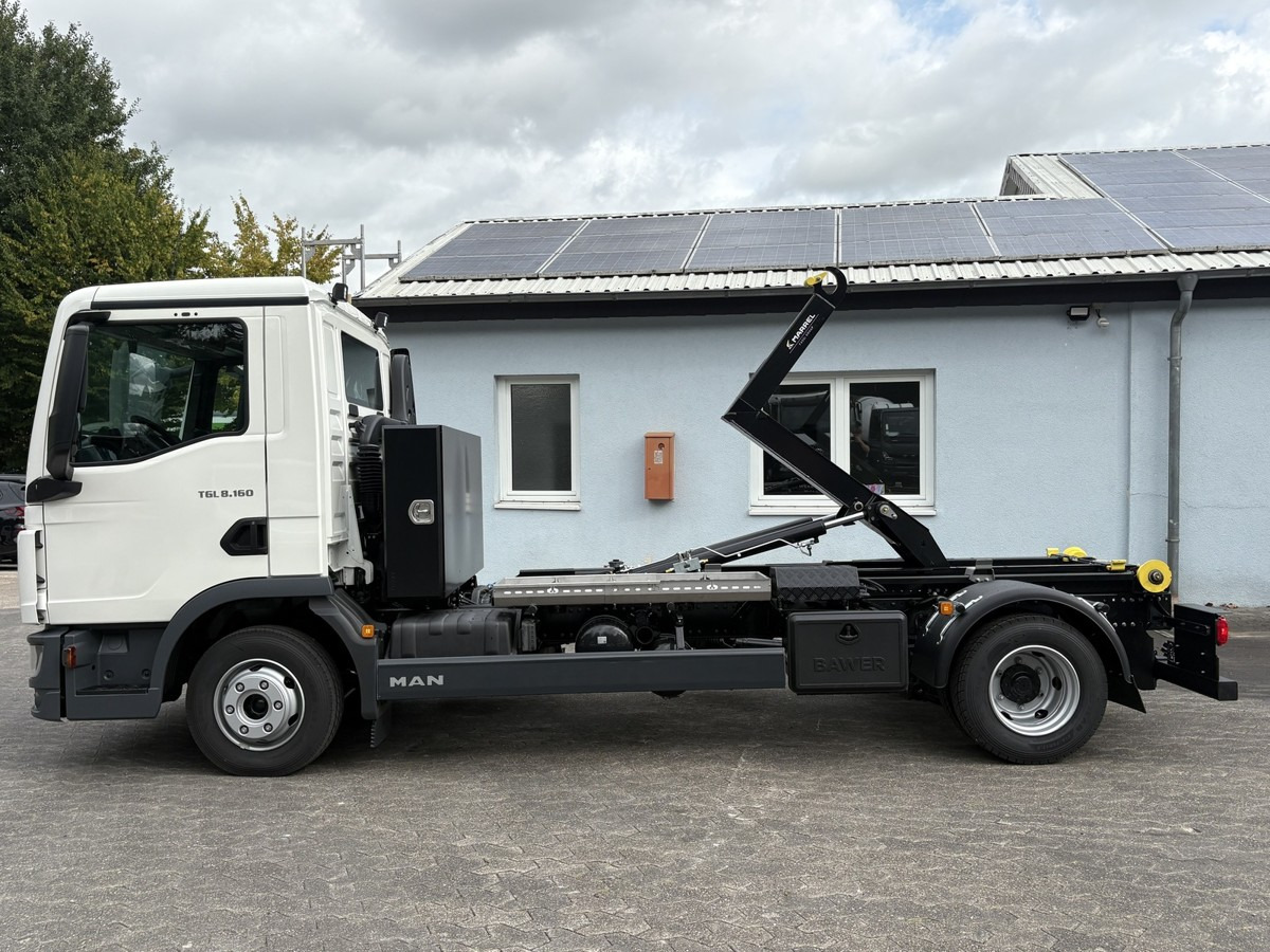 MAN TGL 8.160 BL City Abollkipper Schalter 8.190 - شاحنة برافعة خطافية: صورة 2 MAN TGL 8.160 BL City Abollkipper Schalter 8.190 - شاحنة برافعة خطافية: صورة 2