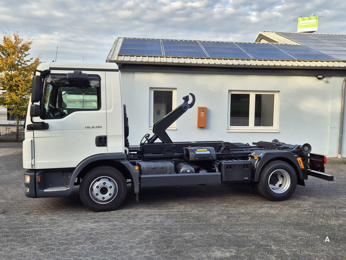 MAN TGL 8.190 BL City Abrollkipper Aut., 2 x AHK sof - شاحنة برافعة خطافية: صورة 4 MAN TGL 8.190 BL City Abrollkipper Aut., 2 x AHK sof - شاحنة برافعة خطافية: صورة 4