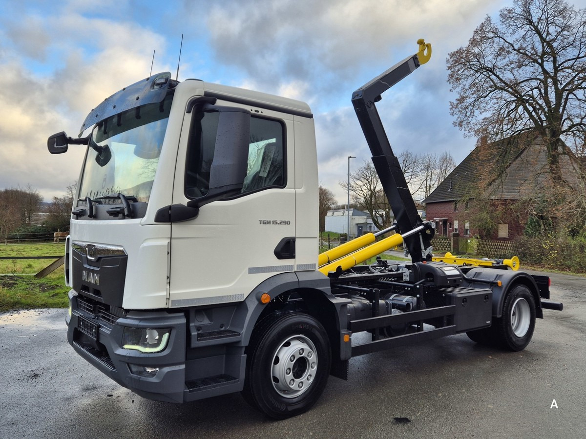 MAN TGM 15.290 BL Abrollkipper PowerMatic Standheiz. - شاحنة برافعة خطافية: صورة 1 MAN TGM 15.290 BL Abrollkipper PowerMatic Standheiz. - شاحنة برافعة خطافية: صورة 1