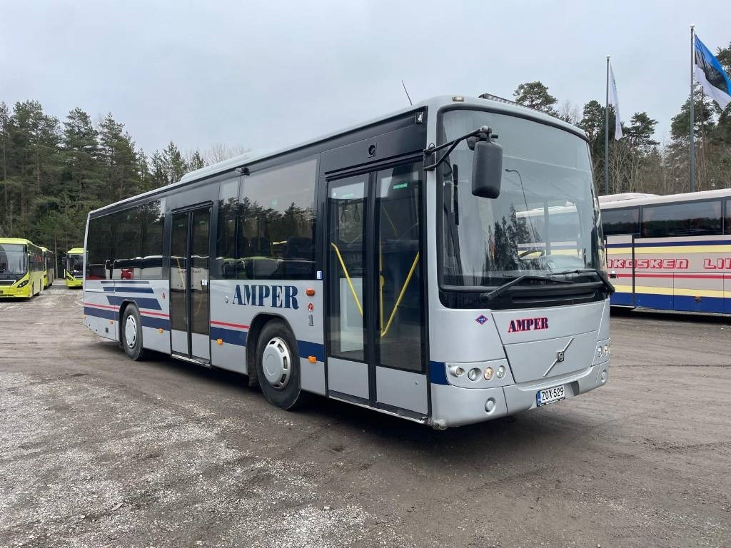 Volvo 8700 B7R - حافلة الضواحي: صورة 2 Volvo 8700 B7R - حافلة الضواحي: صورة 2