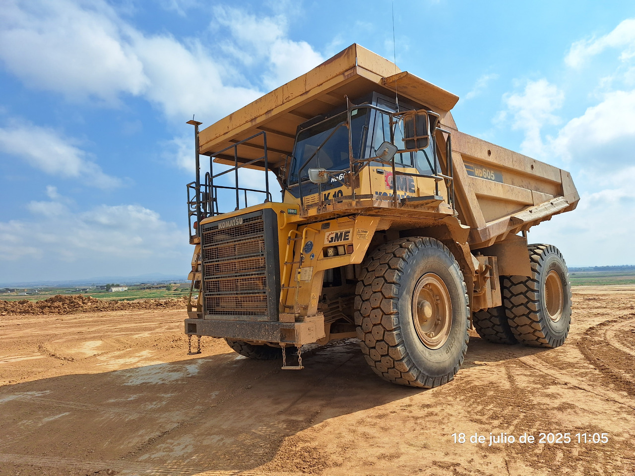 KOMATSU HD605 7-EO - شاحنة قلابة صلبة/ شاحنة صخور: صورة 1 KOMATSU HD605 7-EO - شاحنة قلابة صلبة/ شاحنة صخور: صورة 1