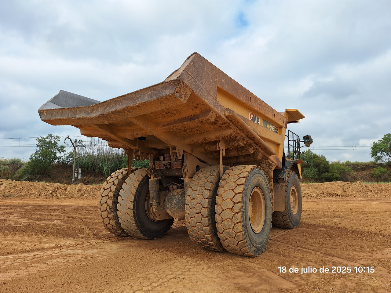 KOMATSU HD605 7-EO - شاحنة قلابة صلبة/ شاحنة صخور: صورة 3 KOMATSU HD605 7-EO - شاحنة قلابة صلبة/ شاحنة صخور: صورة 3