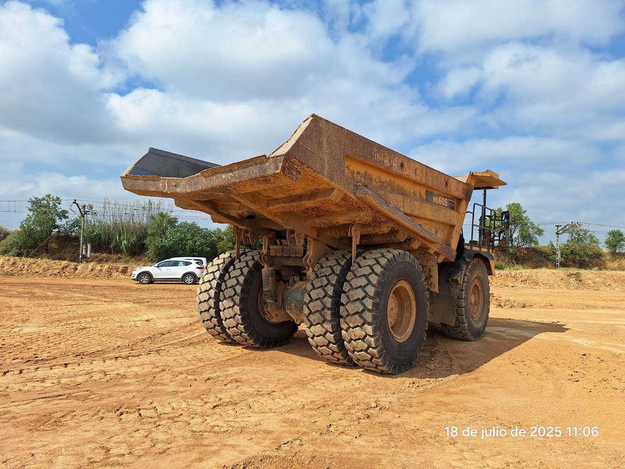 KOMATSU HD605 7-EO - شاحنة قلابة صلبة/ شاحنة صخور: صورة 3 KOMATSU HD605 7-EO - شاحنة قلابة صلبة/ شاحنة صخور: صورة 3