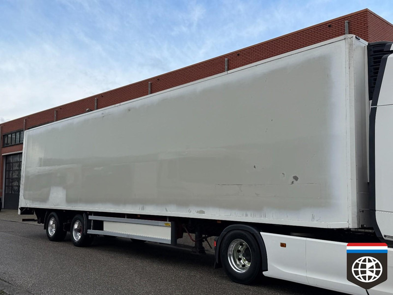 Burg BPO 12-28 TRNXX TAIL LIFT - ALCOA - STEERING AXLE - نصف مقطورة للتبريد: صورة 1 Burg BPO 12-28 TRNXX TAIL LIFT - ALCOA - STEERING AXLE - نصف مقطورة للتبريد: صورة 1