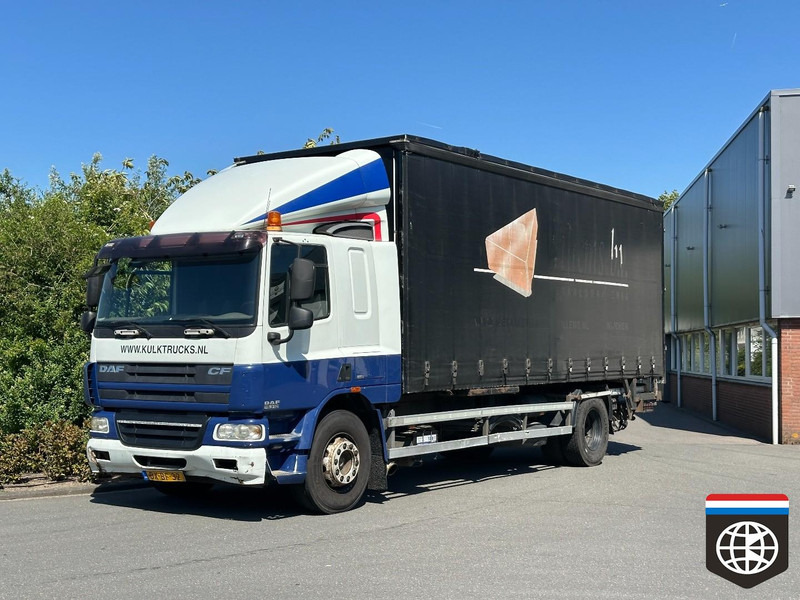 DAF FA CF 75 - شاحنة ذات ستائر جانبية: صورة 1 DAF FA CF 75 - شاحنة ذات ستائر جانبية: صورة 1
