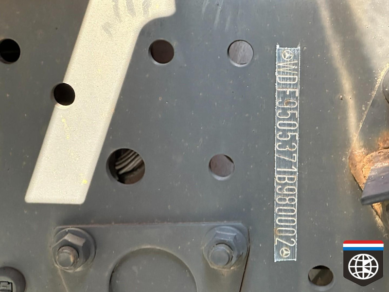 Mercedes-Benz AXOR 1833 TAIL LIFT - MANUAL GEARBOX - شاحنة ذات ستائر جانبية: صورة 4 Mercedes-Benz AXOR 1833 TAIL LIFT - MANUAL GEARBOX - شاحنة ذات ستائر جانبية: صورة 4