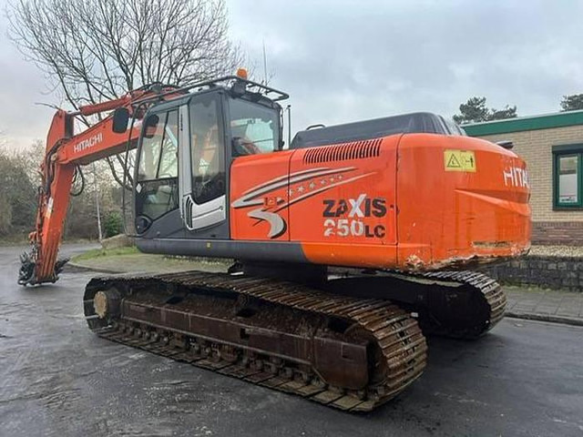 Hitachi ZX250LC-3 - ZX 250 LC - ZX250 - حفّار: صورة 2 Hitachi ZX250LC-3 - ZX 250 LC - ZX250 - حفّار: صورة 2