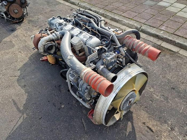 Renault Midliner 180 - قطع الغيار: صورة 4 Renault Midliner 180 - قطع الغيار: صورة 4