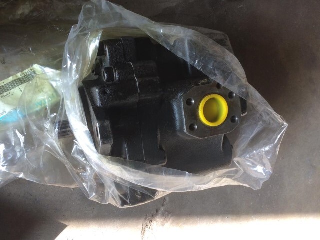 رافعة زاحفة HITACHI KH 180: صورة 39