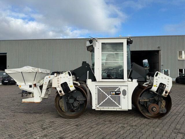 Caterpillar CD54B (CD10),Tandemwalze, Streuer,Kantenscheider - مدحلة: صورة 2 Caterpillar CD54B (CD10),Tandemwalze, Streuer,Kantenscheider - مدحلة: صورة 2