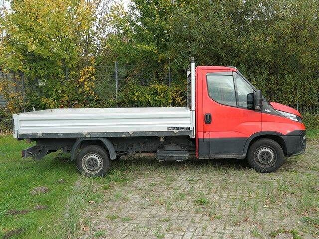 Iveco 35S17 HI-MATIC, Motorschaden, Klima, AHK,3. Sitz - قلاب صغير: صورة 2 Iveco 35S17 HI-MATIC, Motorschaden, Klima, AHK,3. Sitz - قلاب صغير: صورة 2