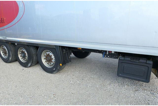 Krone SD, Isoliert, Luft-Lift, BPW, Scheibenbremse - نصف مقطورة بصندوق مغلق: صورة 5 Krone SD, Isoliert, Luft-Lift, BPW, Scheibenbremse - نصف مقطورة بصندوق مغلق: صورة 5