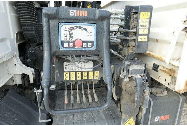 MAN 8.220 TGL BB, Hiab 055 BS-2, Greifer, AHK, Funk - شاحنة قلاب: صورة 5 MAN 8.220 TGL BB, Hiab 055 BS-2, Greifer, AHK, Funk - شاحنة قلاب: صورة 5